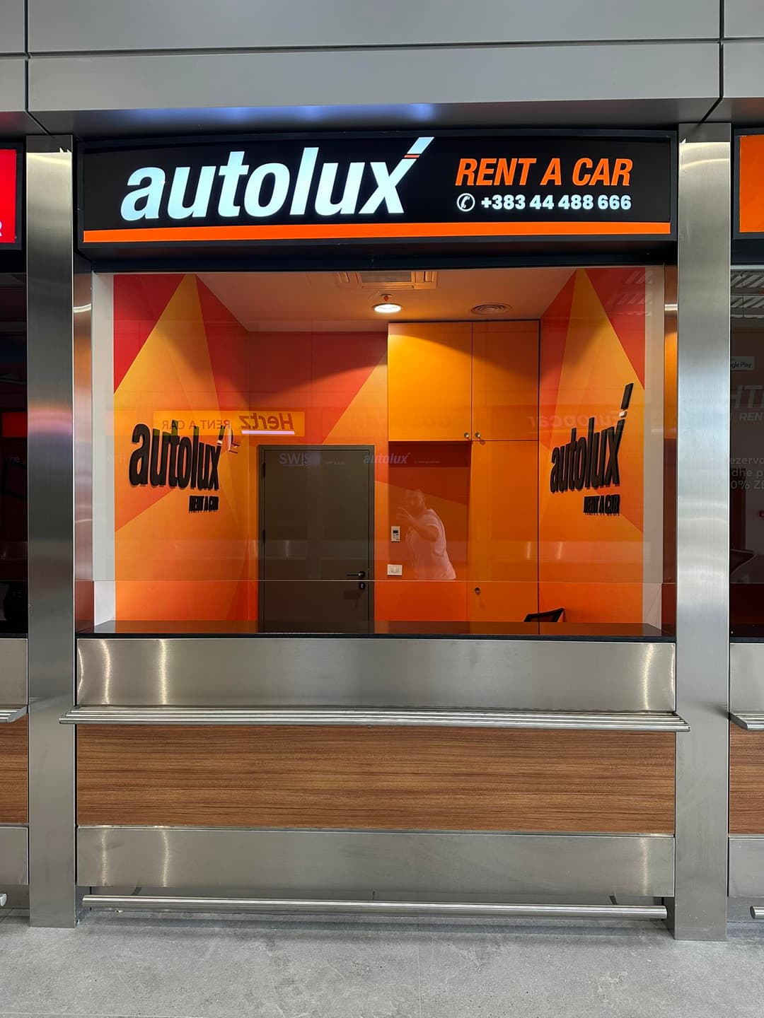 Shërbimi i Auto Lux